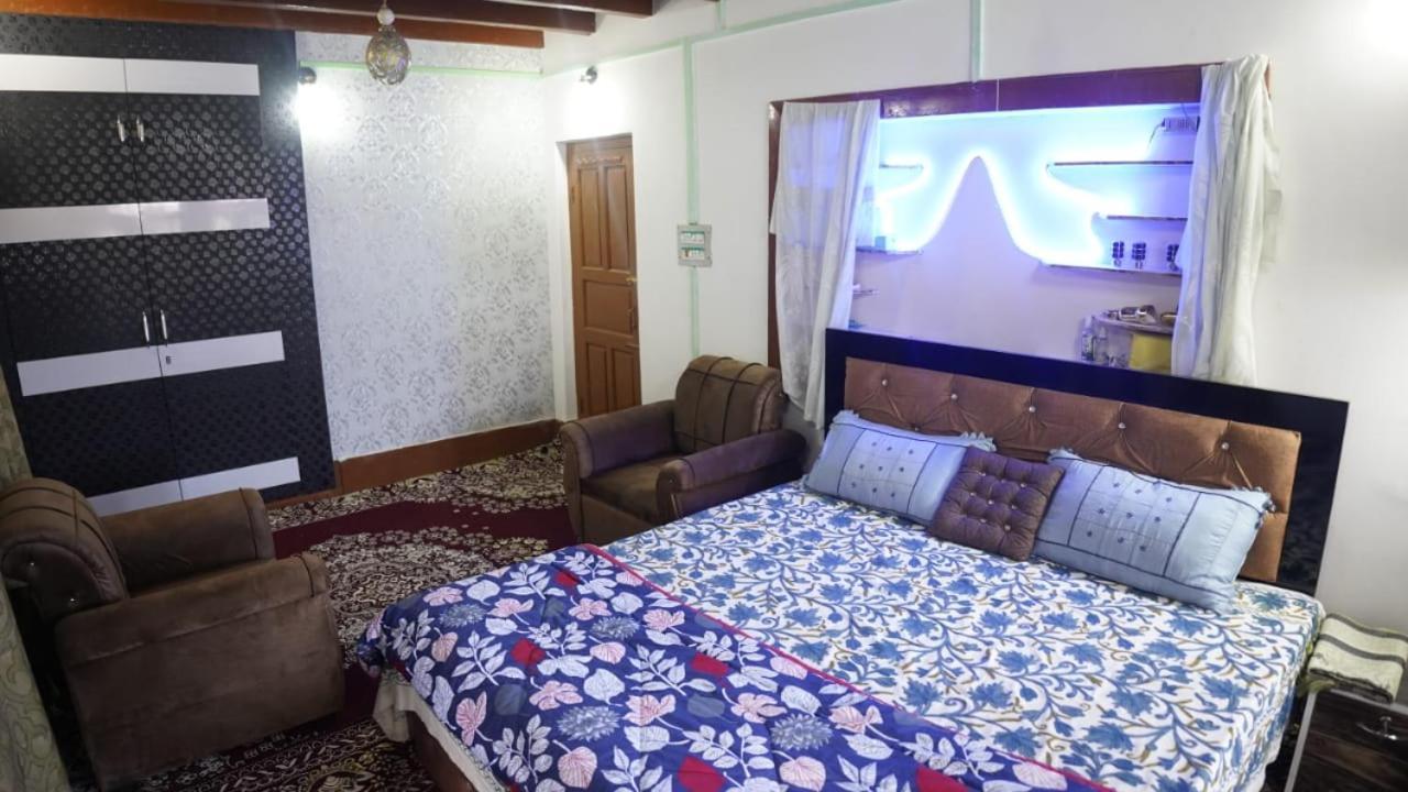 Wani Guest House Gulmarg Kültér fotó